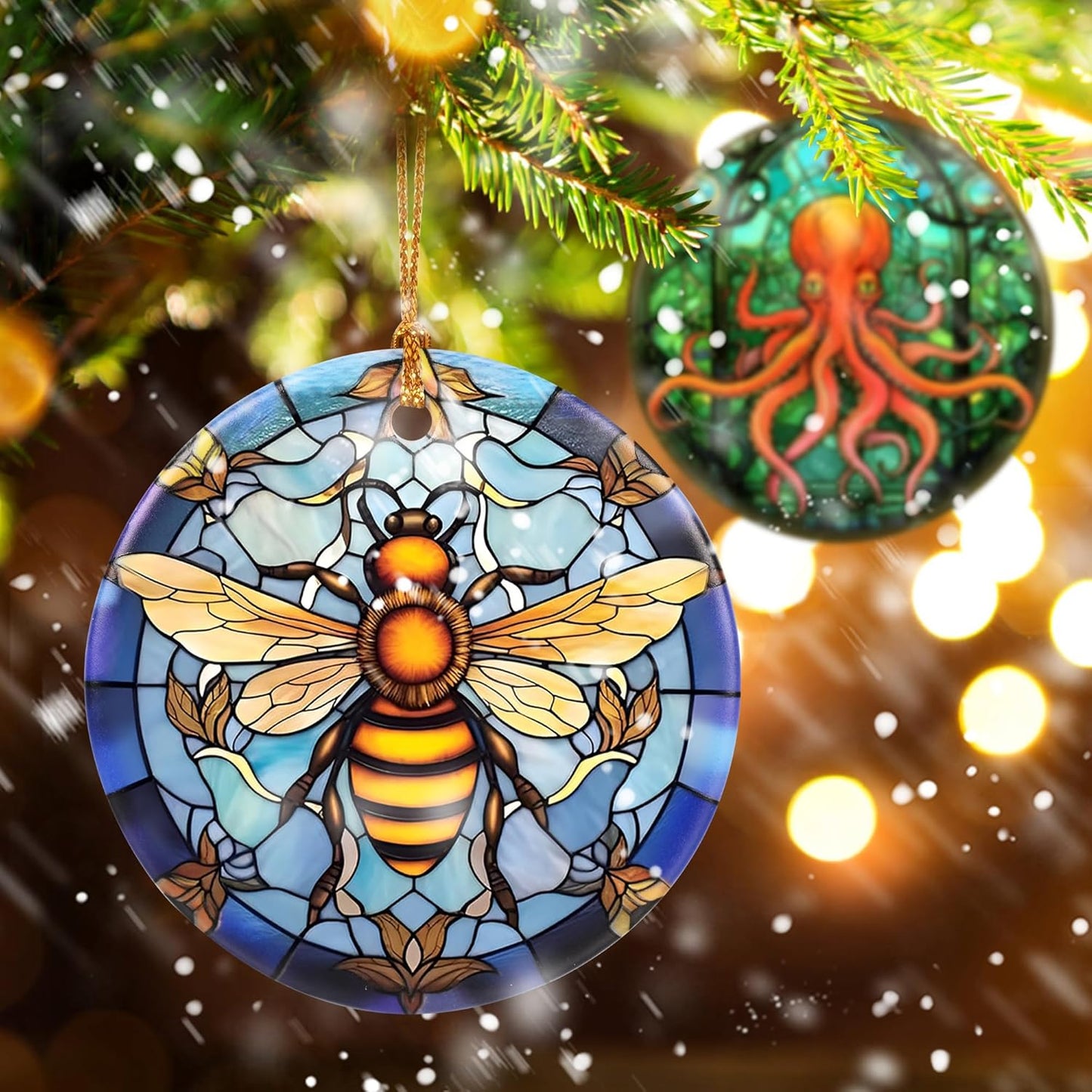 Christmas Ornament, Christmas Decoration, Holiday Present Idea, Heirloom Keepsake, round Ceramic, Gift Exchange, Gift Idea, Bee